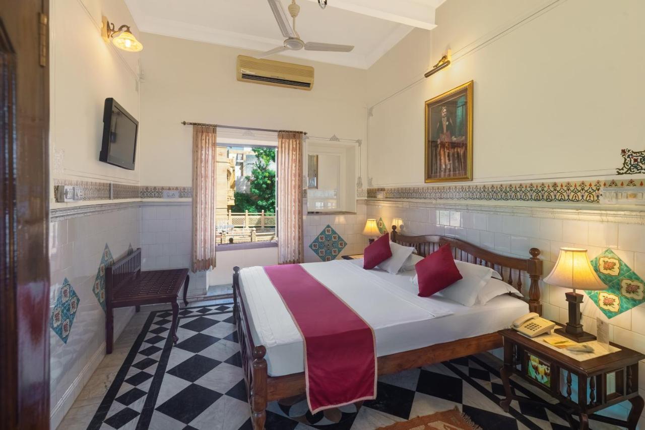 Hotel Welcomheritage Mandir Palace 4*